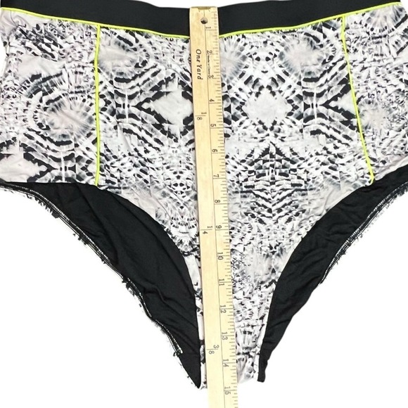 Swimsuits For All Tropiculture Bikini Bottom Women 18 Black Gray Abstract Resort - Picture 6 of 9